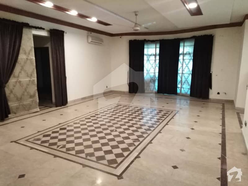 SINGLE STORY 1 Kanal ALMOST BRAND NEW HOUSE FOR OFFICE USE in JOHAR TOWN BLOCK R1
