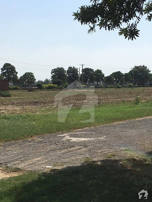 1 Kanal Plot On 50 Feet Road For Sale