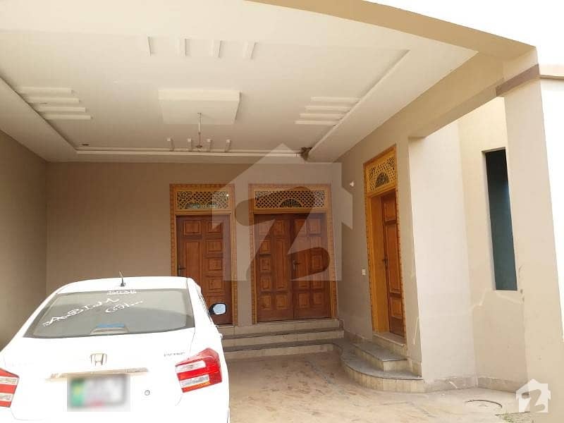 upper portion is Available for rent In naka chowk street number 5