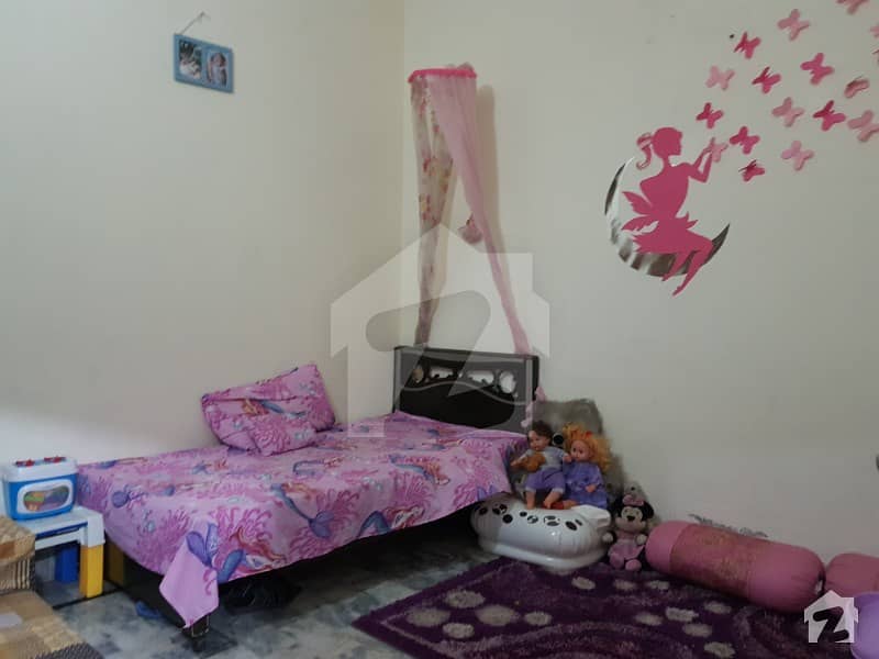 مسلم ٹاؤن فیصل آباد میں 4 کمروں کا 4 مرلہ مکان 58 لاکھ میں برائے فروخت۔