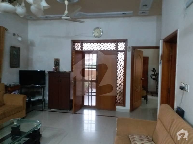 240 Sq Yds West Open Portion With Roof For Sale Gulistan-e-Jauhar ...