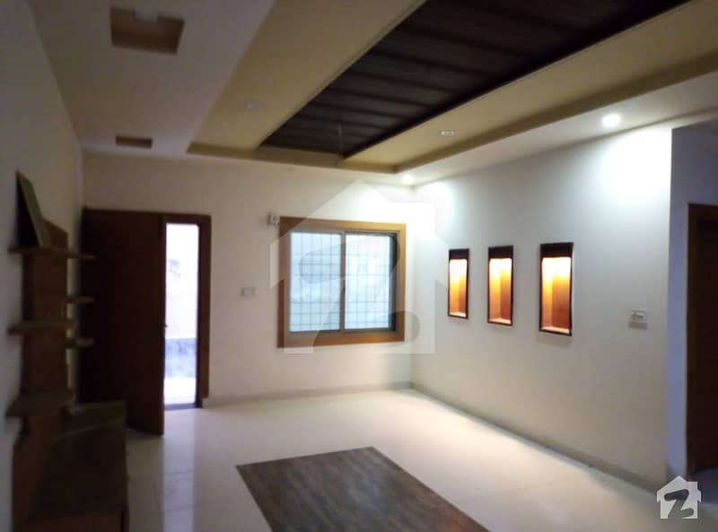 امین ٹاؤن فیصل آباد میں 5 کمروں کا 10 مرلہ مکان 65 ہزار میں کرایہ پر دستیاب ہے۔