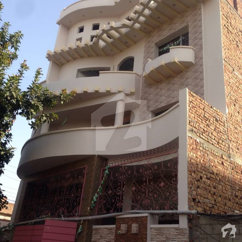 ناظم آباد ولاز فیصل آباد میں 7 کمروں کا 7 مرلہ مکان 1.6 کروڑ میں برائے فروخت۔
