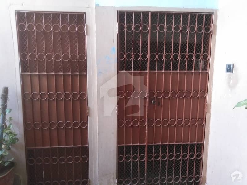 ناظم آباد - بلاک 3 ناظم آباد کراچی میں 3 کمروں کا 4 مرلہ فلیٹ 60 لاکھ میں برائے فروخت۔