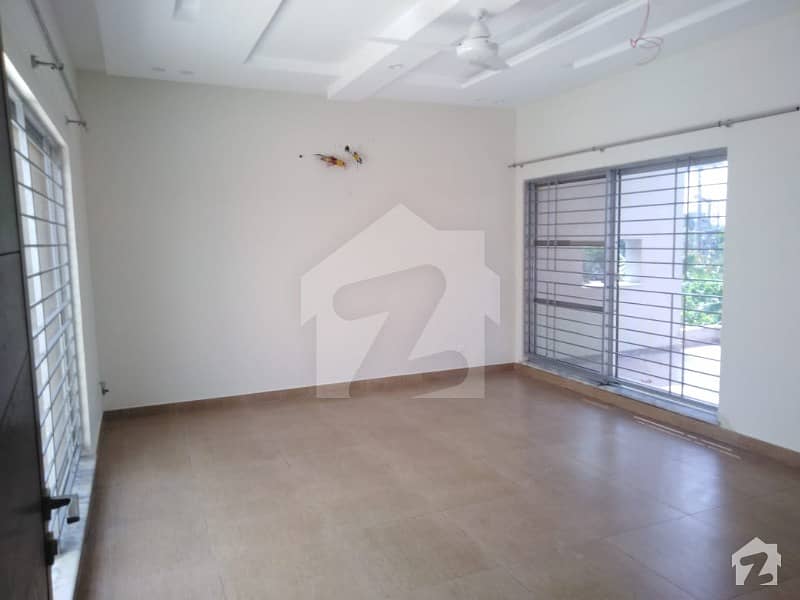 1 Kanal 3 Bed Upper Portion With 1 Car Parking Space Available For Rent