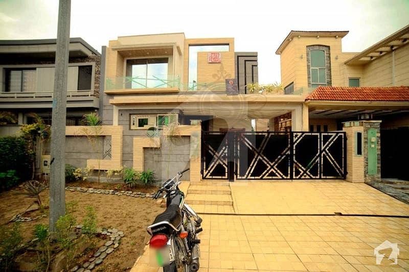 10 Marla Luxury Home For Sale On Hot Location On Reasonable Price