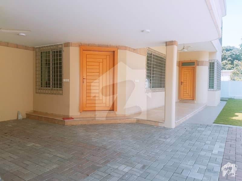 F6  TOTALLY  MARBLE  FLOORING  04  BEDROOM  COMPACT  HOUSE  WITH  ACs  AND  LAWN