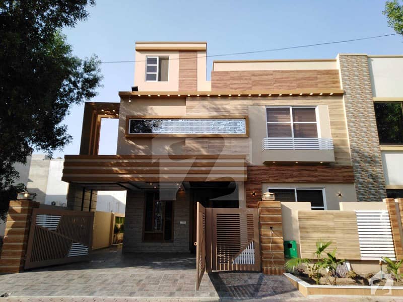 10 Marla House For Sale In Gulmohar Block Of Bahria Town Lahore