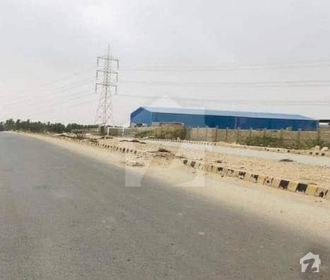 سندھ انڈسٹریل ٹریڈنگ اسٹیٹ (ایس آئی ٹی ای) کراچی میں 4 کنال فیکٹری 15 کروڑ میں برائے فروخت۔