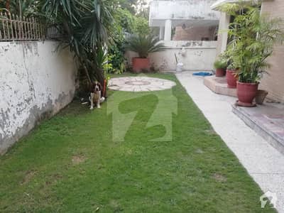 F10 500 Sq Yard Excellent Double Storey House For Sale F10 500 Sq Yard Excellent Double Storey House For Sale