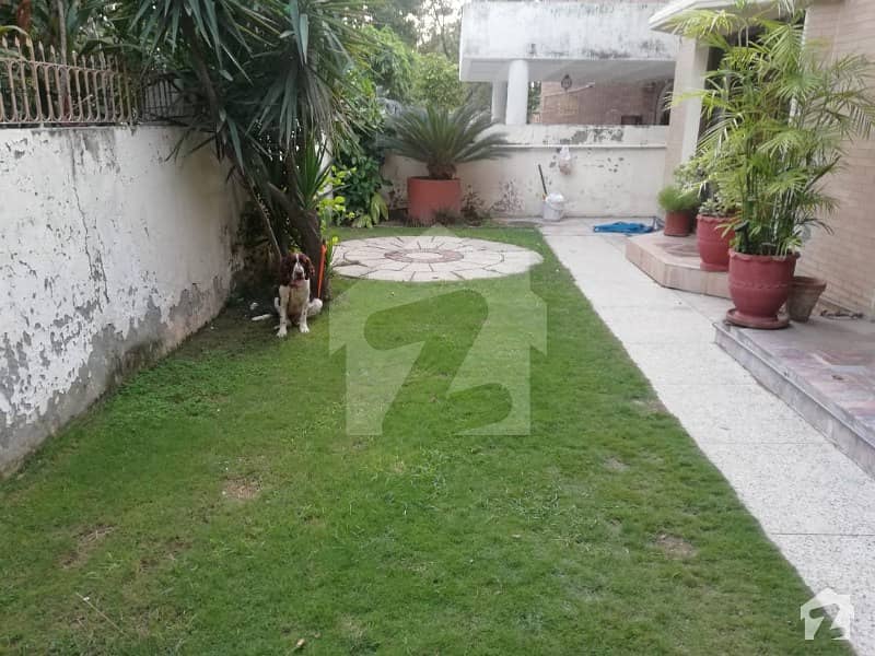 F10 500 Sq Yard Excellent Double Storey House For Sale F10 500 Sq Yard Excellent Double Storey House For Sale