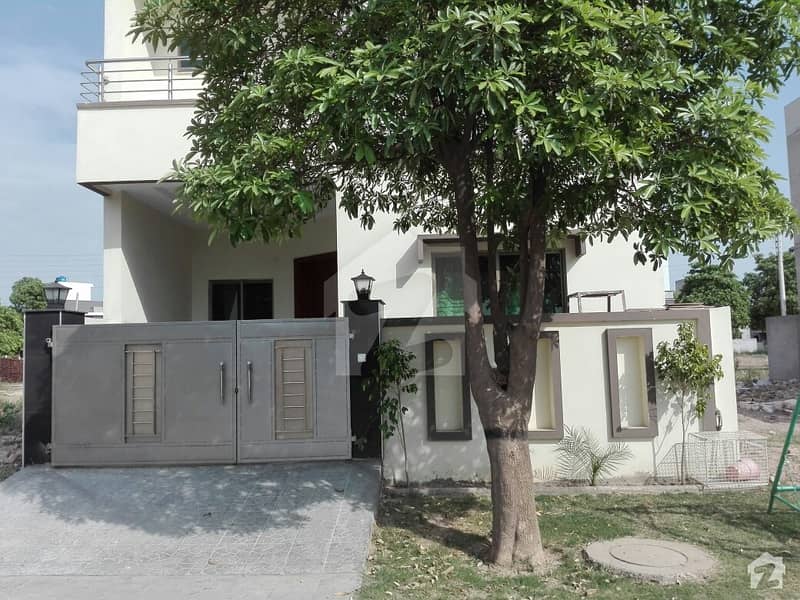 واپڈا سٹی فیصل آباد میں 3 کمروں کا 5 مرلہ مکان 90 لاکھ میں برائے فروخت۔