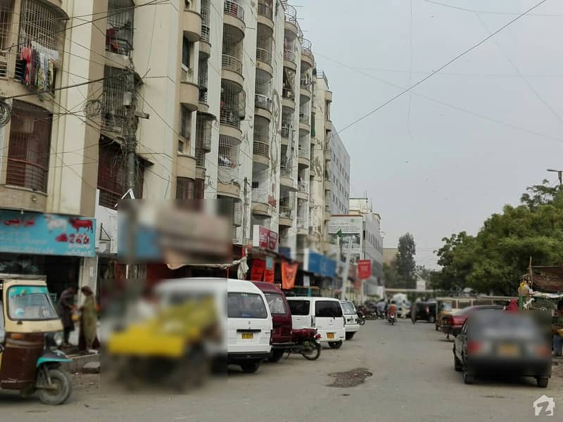 گلستانِِ جوہر ۔ بلاک 15 گلستانِ جوہر کراچی میں 3 کمروں کا 6 مرلہ فلیٹ 80 لاکھ میں برائے فروخت۔