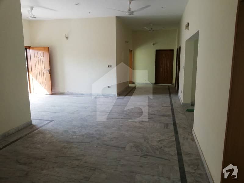 Full 1 Kanal Beautiful House Is Available For Rent