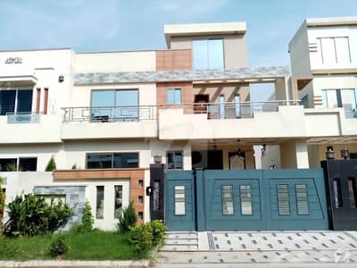 Well-Built House Available On Good Location Well-Built House Available On Good Location