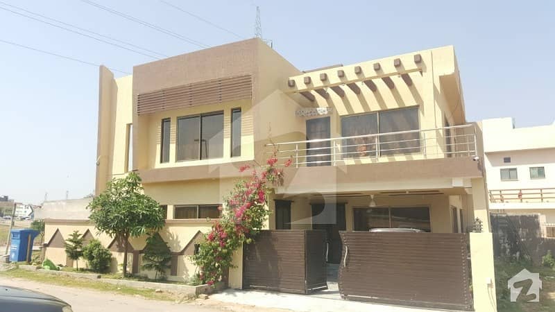 Umer Block Corner  12 Marla House For Sale On Reasonable Prices In Phase 8 Rwp