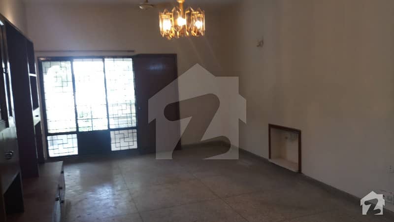 Dha Phase 4 1kanal Upper Portion For Rent   Separate Gate