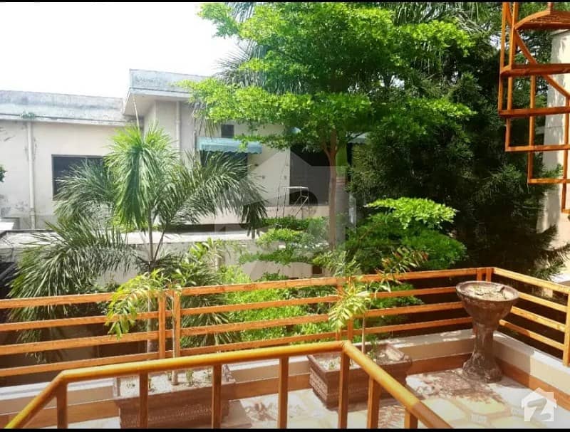16 Marla 04 Bed Luxury House In Chawinda Lane On Sale  Fully Furnished Beside Park Gated Compound