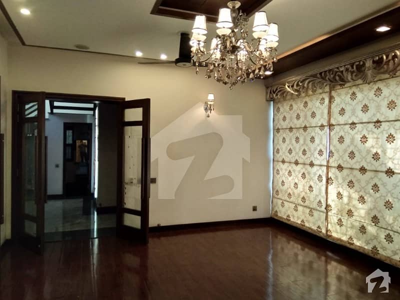 ONE KANAL FULLY BASEMENT FULLY FURNISHED DOUBLE UNIT WITH BEAUTIFUL AABSHAAR