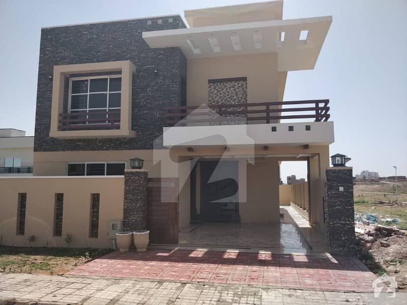10 Marla Beautiful house for Sale Phase 8