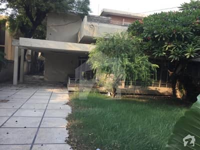 30  Marla 04 Bed Old House In Miran Khan  Road On Sale