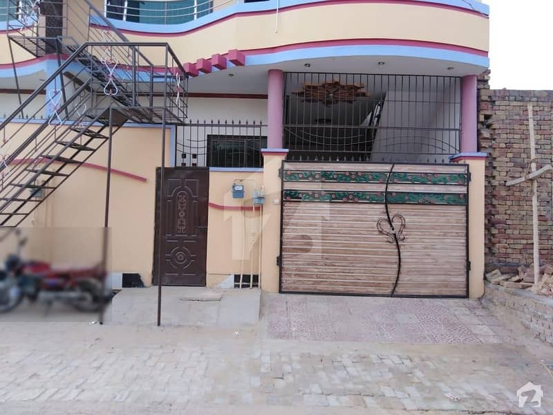 رفیع قمر روڈ بہاولپور میں 4 کمروں کا 5 مرلہ مکان 65 لاکھ میں برائے فروخت۔