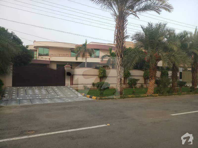 ویلینشیاء ہاؤسنگ سوسائٹی لاہور میں 5 کمروں کا 2 کنال مکان 6.5 کروڑ میں برائے فروخت۔