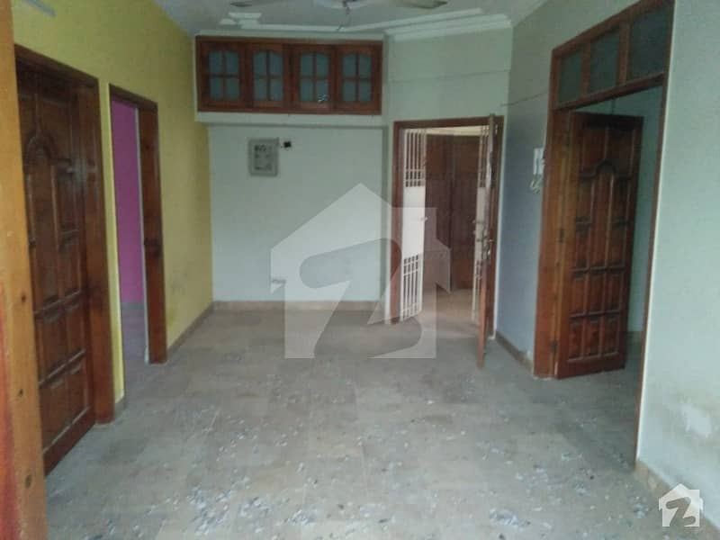 3 Bedrooms Lounge Flat For Sale