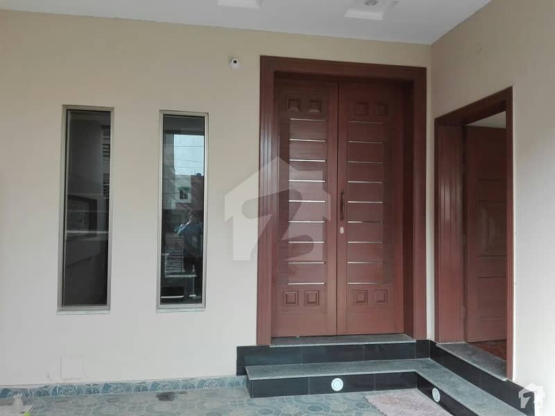 ماڈل سٹی ون کینال روڈ فیصل آباد میں 3 کمروں کا 5 مرلہ مکان 1.1 کروڑ میں برائے فروخت۔