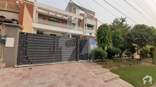 1 Kanal Slightly Used Upper Portion Is Available For Rent 1 Kanal Slightly Used Upper Portion Is Available For Rent