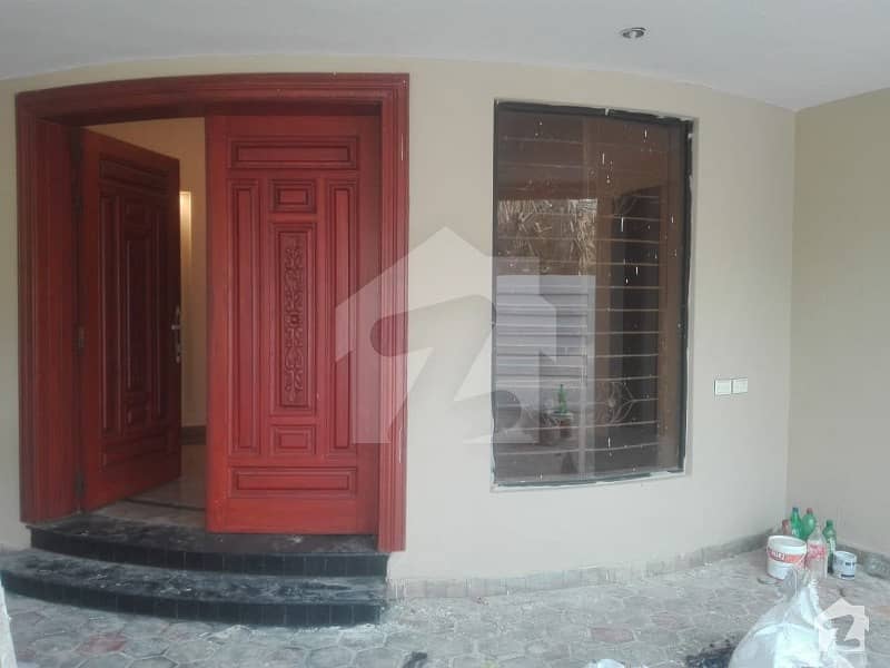 HNH Group Offer 1 Kanal Corner House Available For Rent