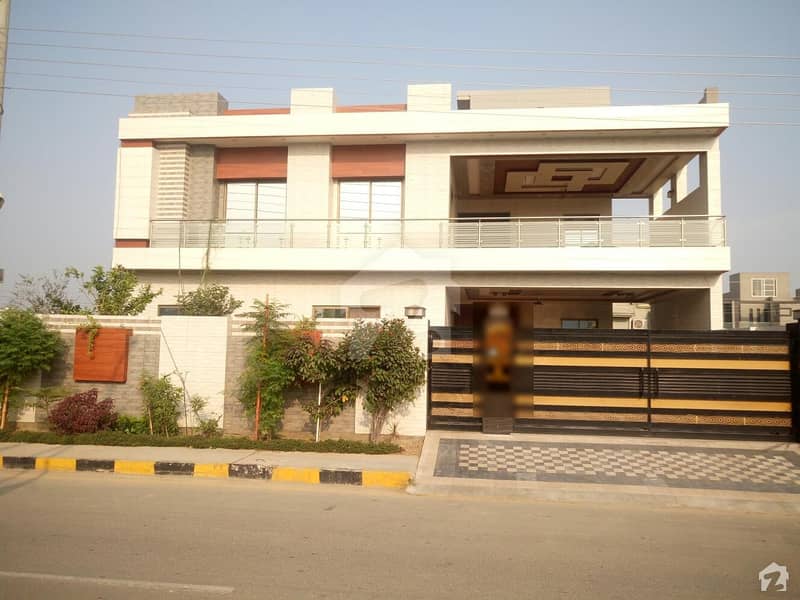 بسم اللہ ہاؤسنگ سکیم لاہور میں 6 کمروں کا 1 کنال مکان 3 کروڑ میں برائے فروخت۔