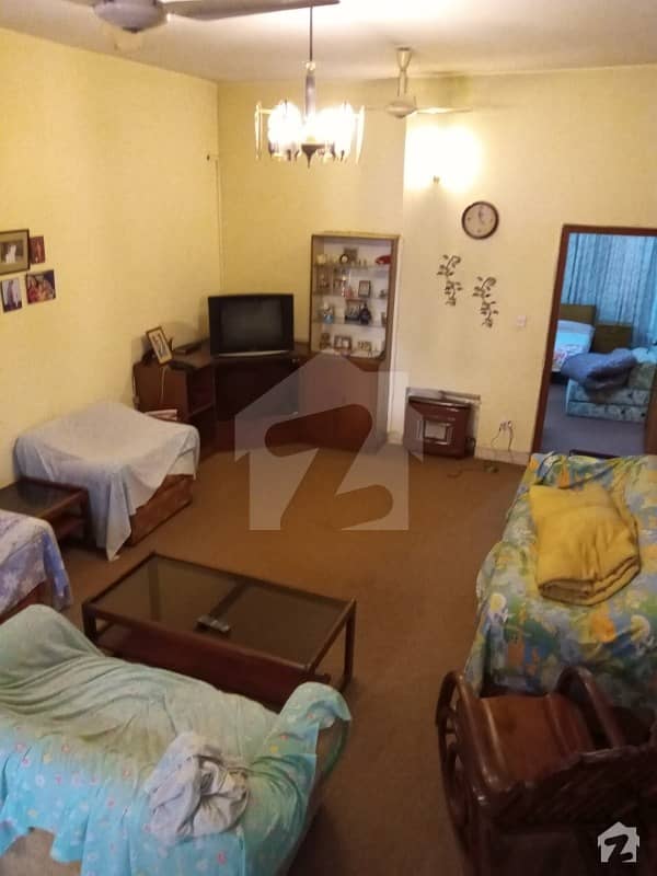 چکلالہ سکیم 3 چکلالہ سکیم راولپنڈی میں 6 کمروں کا 12 مرلہ مکان 2.35 کروڑ میں برائے فروخت۔