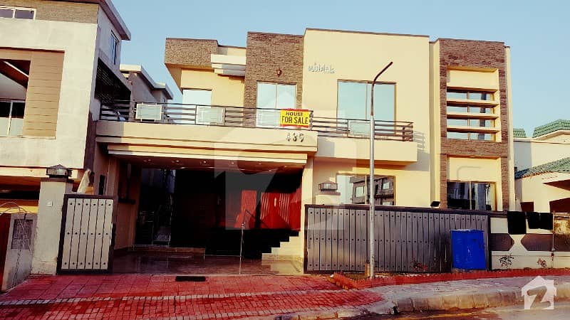 بحریہ ٹاؤن راولپنڈی راولپنڈی میں 7 کمروں کا 1 کنال مکان 4.1 کروڑ میں برائے فروخت۔