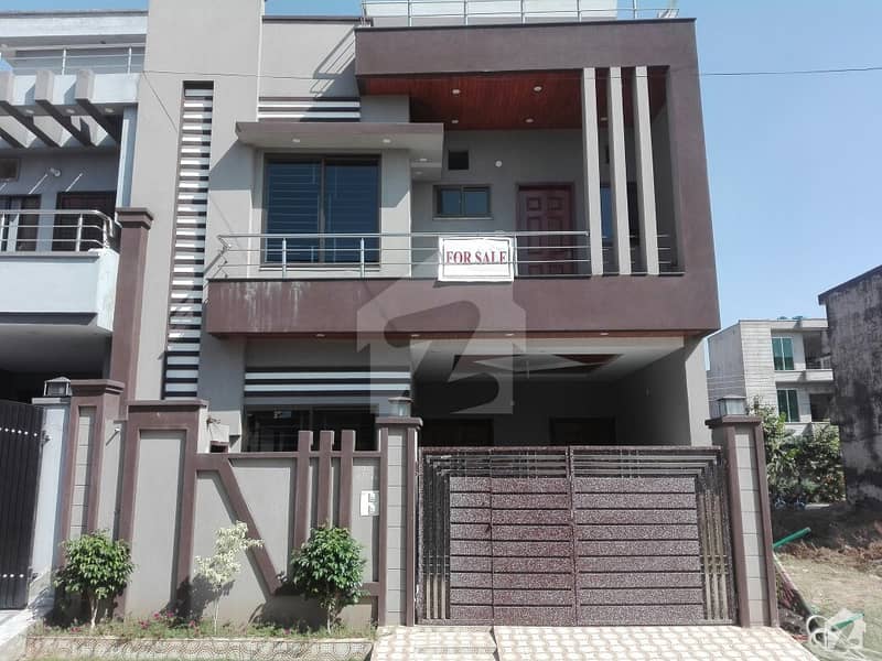 House No 463    Is Available For Sale At Good Location