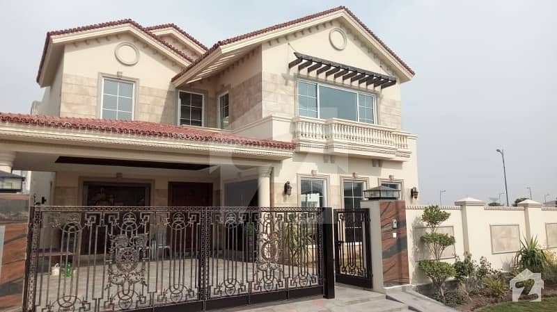 HARMAIN OFFER ONE KANAL BRAND  NEW BUNGALOW FOR SALE NEAR FACING PARK