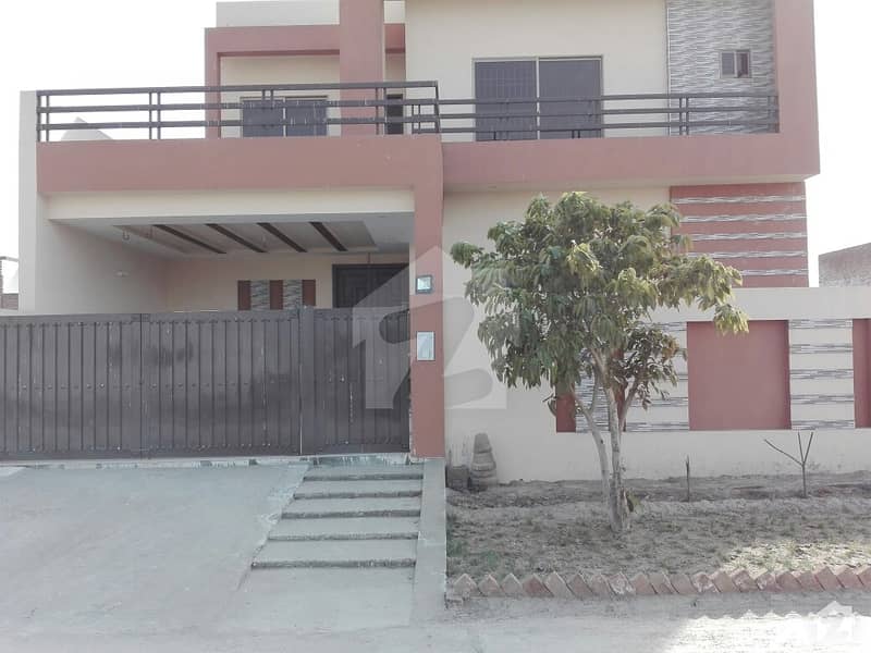 ریاض الجنہ فیصل آباد میں 4 کمروں کا 13 مرلہ مکان 2. 5 کروڑ میں برائے فروخت۔