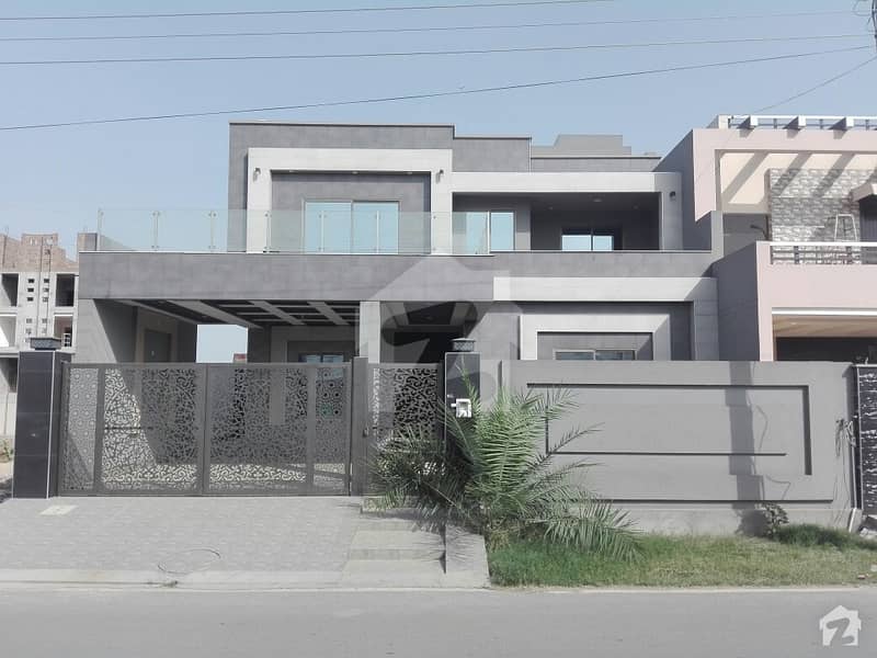 ایڈن ویلی فیصل آباد میں 4 کمروں کا 10 مرلہ مکان 2.5 کروڑ میں برائے فروخت۔