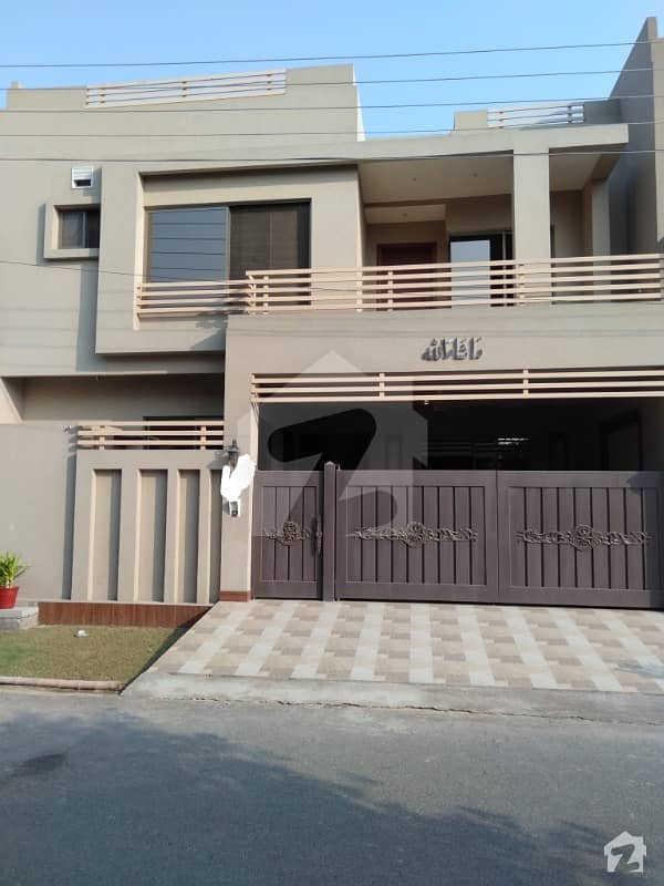ایڈن ویلی فیصل آباد میں 4 کمروں کا 7 مرلہ مکان 2.1 کروڑ میں برائے فروخت۔