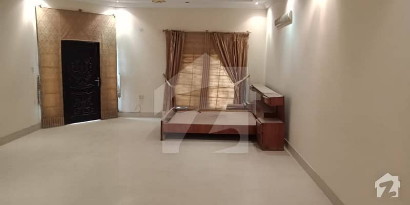 نارتھ ناظم آباد ۔ بلاک ایچ نارتھ ناظم آباد کراچی میں 5 کمروں کا 18 مرلہ مکان 5.5 کروڑ میں برائے فروخت۔