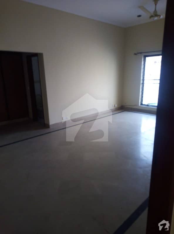 Canal 2bed Excellent Upper Portion In Wapda Town Like Brand New