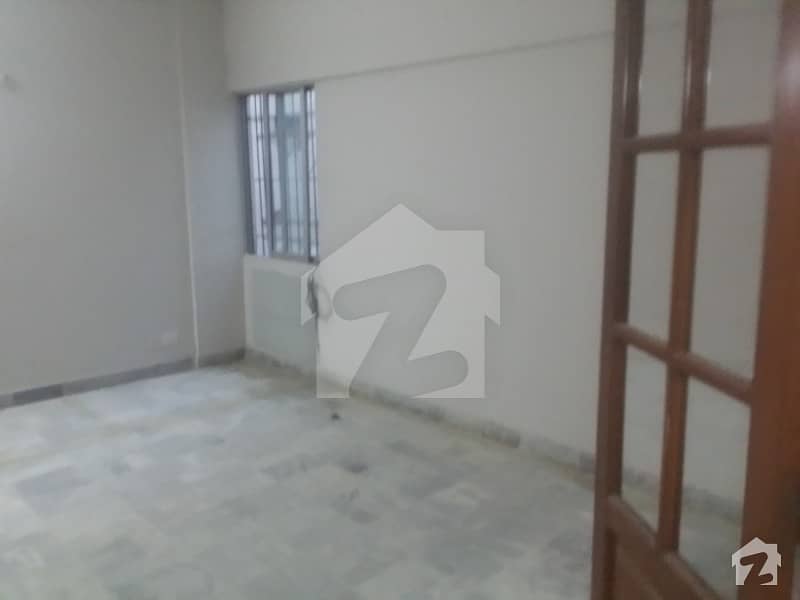 23 SQ FT  GROUND FLOOR PORTION 4 BED DD NEAR TARIQUE ROAD