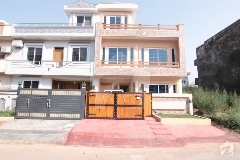 Brand New 25x40 Beautifully House For Sale In G 13