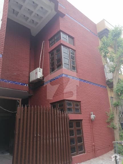 جوہر ٹاؤن فیز 1 - بلاک ای2 جوہر ٹاؤن فیز 1 جوہر ٹاؤن لاہور میں 3 کمروں کا 4 مرلہ مکان 76 لاکھ میں برائے فروخت۔