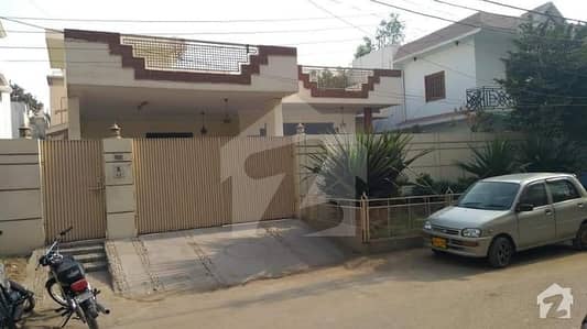 400 YARDS BANGLOW AVAILABLE FOR URGENT SELL 400 YARDS BANGLOW AVAILABLE FOR URGENT SELL