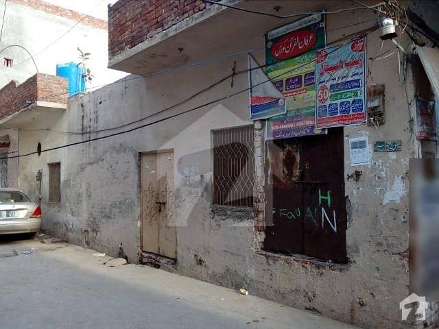چونگ موہلنوال روڈ لاہور میں 3 کمروں کا 7 مرلہ مکان 90 لاکھ میں برائے فروخت۔