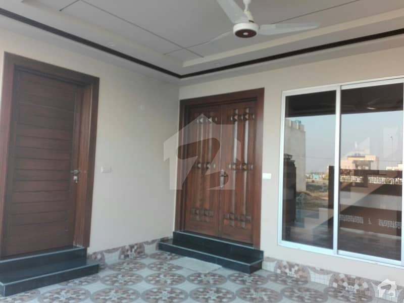 ایڈن ویلی فیصل آباد میں 4 کمروں کا 7 مرلہ مکان 2 کروڑ میں برائے فروخت۔