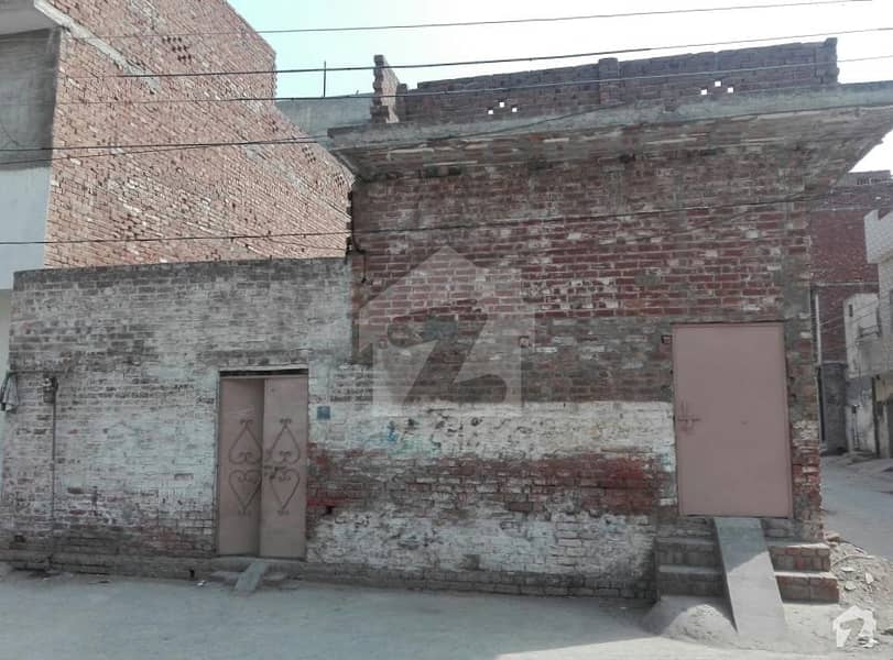 گرین ٹاؤن لاہور میں 2 کمروں کا 6 مرلہ مکان 75 لاکھ میں برائے فروخت۔