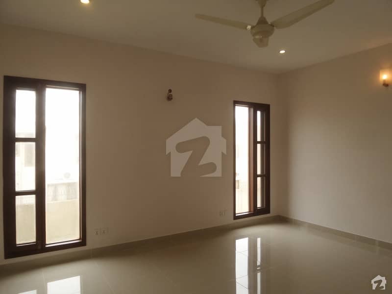 ڈی ایچ اے فیز 8 ڈی ایچ اے کراچی میں 7 کمروں کا 2 کنال مکان 22 کروڑ میں برائے فروخت۔