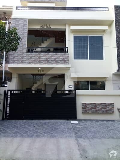 G-11/1 - House for sale - Size, 25x50 Brand New 4 Bed 5 Bath
2 Drawing,2 TV Lounge 2 Kitchen G-11/1 - House for sale - Size, 25x50 Brand New 4 Bed 5 Bath
2 Drawing,2 TV Lounge 2 Kitchen
